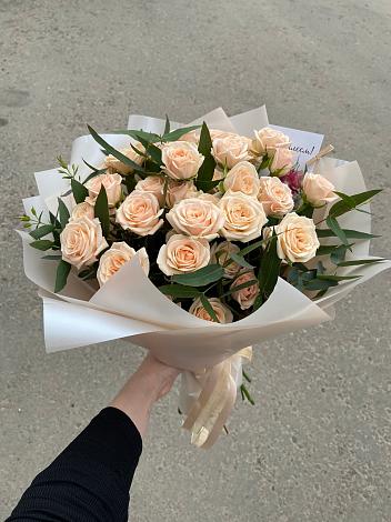 Букет Кремовые розы Латте в Пионерский